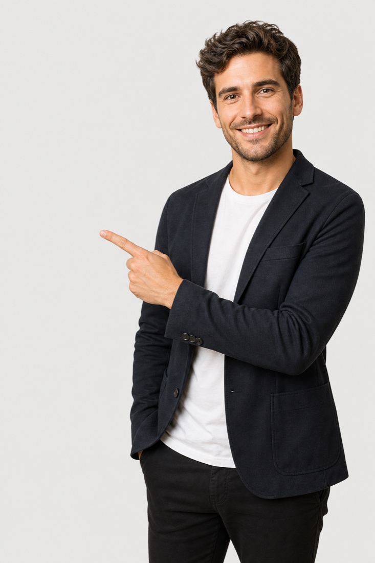 Man presenting Katteb Mentions